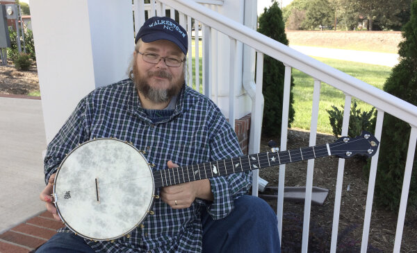 Folk Club – Riley Baugus