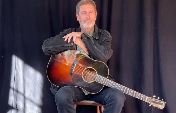 Folk Club — Dana Robinson